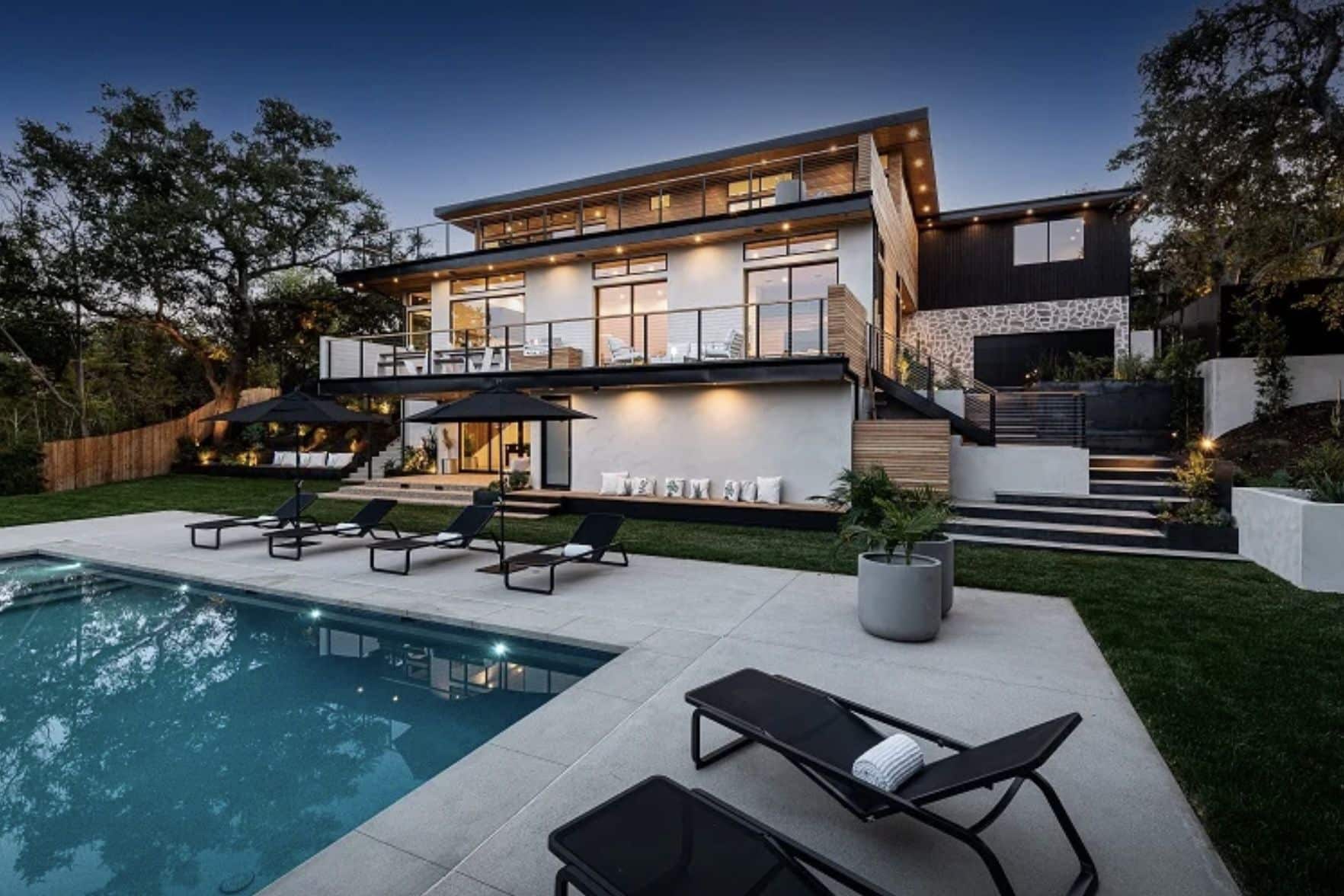 Check out this 'Modern Family' star's new mansion MediaFeed
